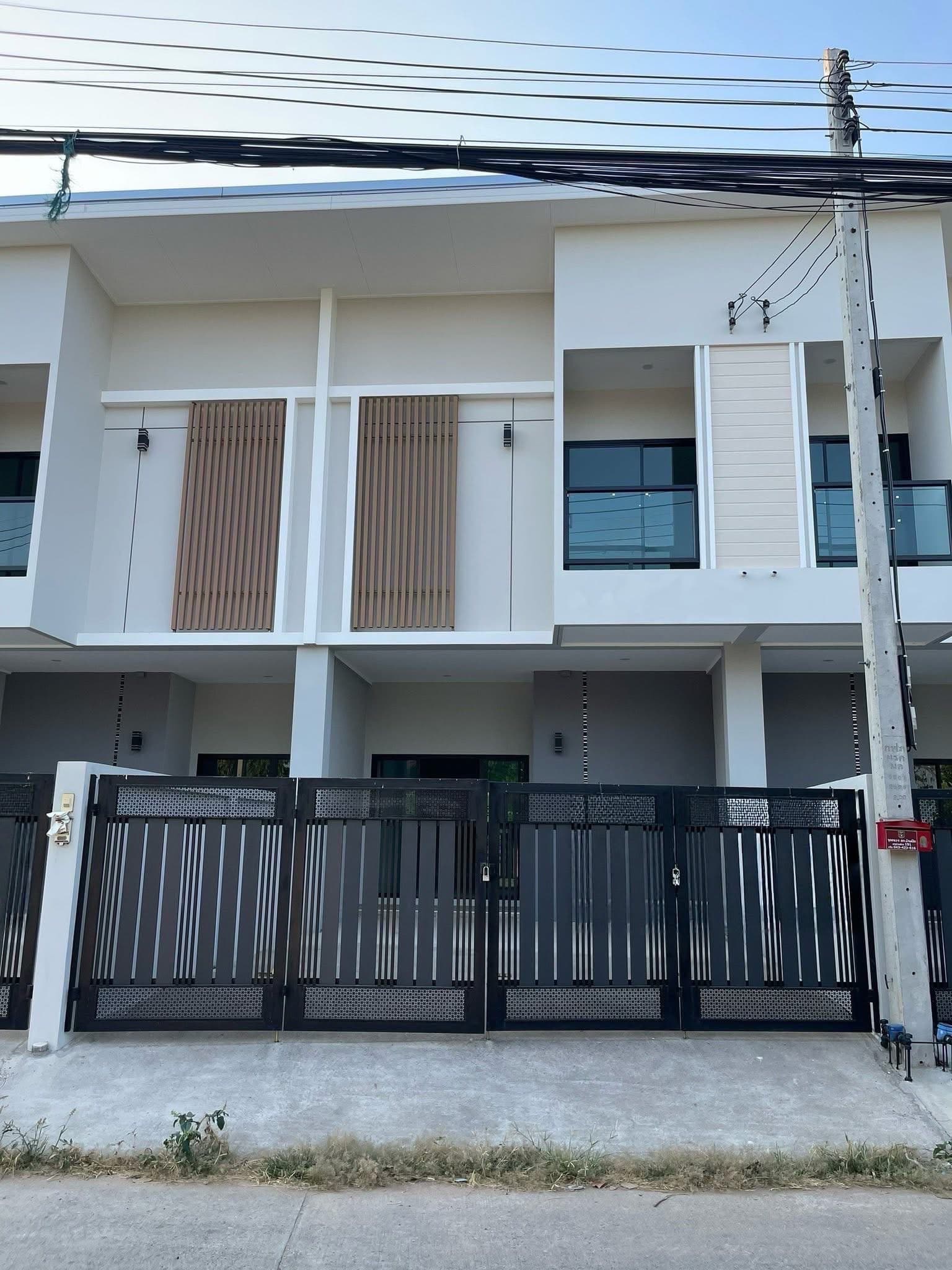 ปล่อยเช่า/ขายทาวน์โฮมใหม่ หลังมุม โซนเหล่านาดี – ต้นตาล